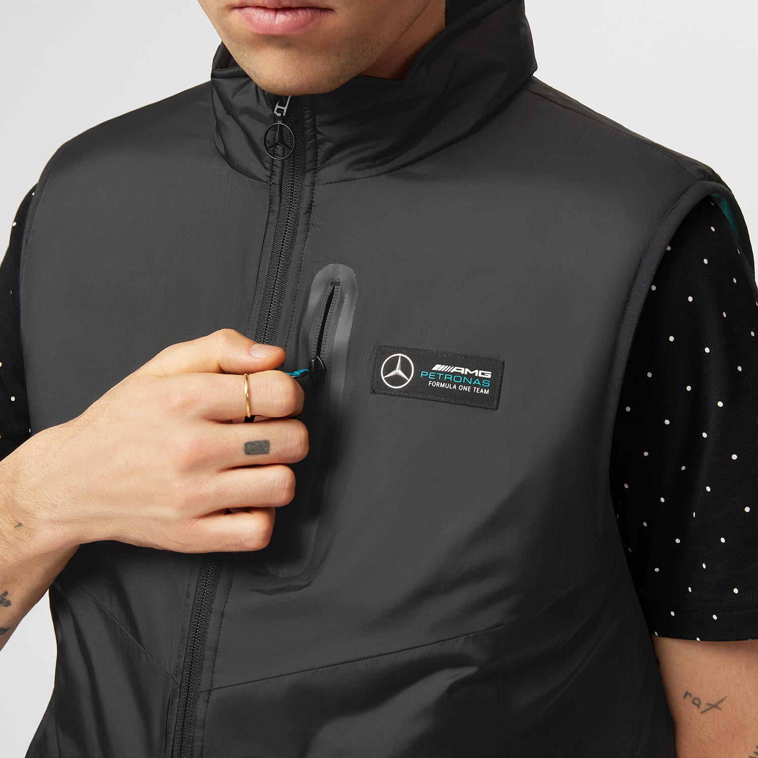 2023 Mercedes AMG F1 Gilet Logo black